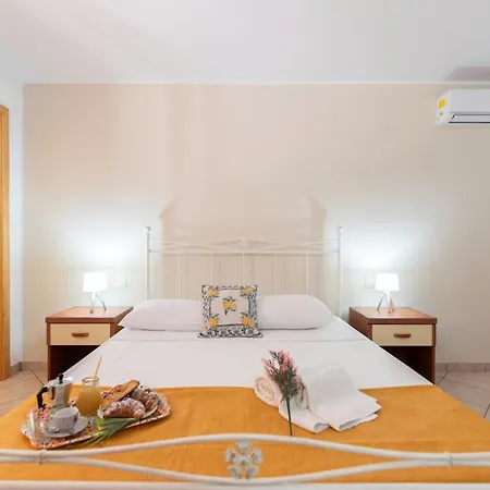 Villa Minoa Con Piscina