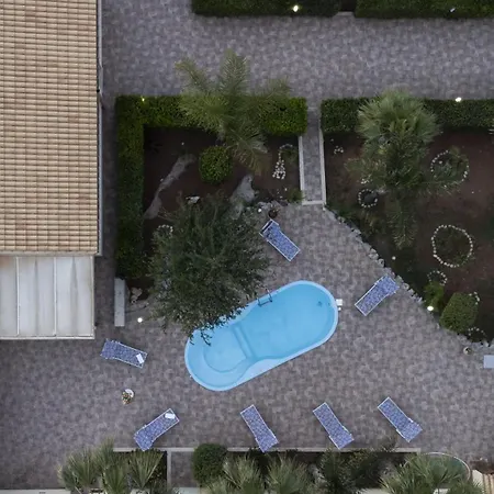 Villa Minoa Con Piscina *