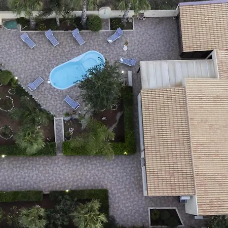 Minoa Con Piscina Villa