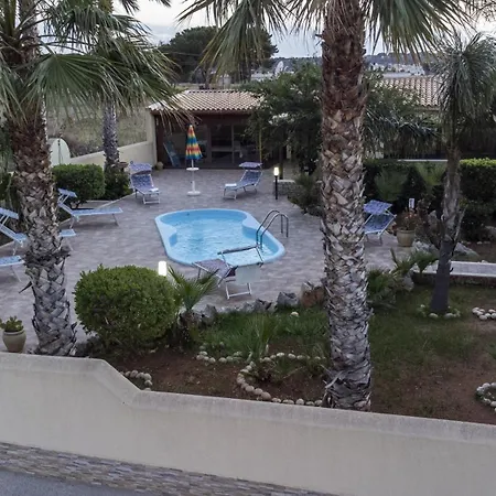 Villa Minoa Con Piscina